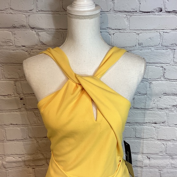 BEBE CRISSCROSS HALTER BELTED DRESS LEMON YELLOW NWT SZ 8 - Picture 2 of 9